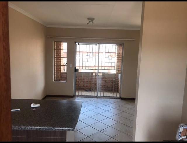 2 BEDROOM APARTMENT FOR SALE IN MOOIKLOOF RIDGE ESTATE